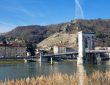 lik op lieu-dit Chapon boven Tournon-sur-Rhône, waar Guigal Les Vignes de l'Hospice maakt