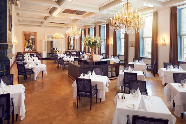 Karel 5 - Restaurant