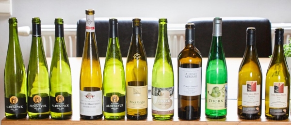 De eerste Pinot Gris flights met o.a. Aldeneyck en Thorn (Foto: Peter Doomen)