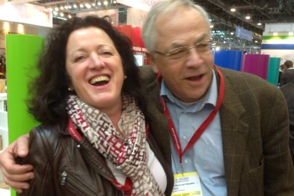 Wijnmaakster Sybille Kuntz: Happy to see good friend Rene van Heusden at Prowein 2015 (Foto: Astrid Schreuders) 