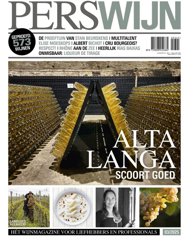 Een nieuwe PERSWIJN is in aantocht. PERSWIJN #3 ligt vanaf 5 mei 2025 in de winkel — boordevol proefnotities, reportages en inspiratie!

In dit nummer alles over mousserende wijnen uit Alta Langa, Costières de Nîmes en de proeftuin van Stan Beurskens. 

Maar liefst 573 proefnotities uit:

 🔸 Zuidelijke Rhône – rood & wit uit diverse AOP’s

 🔸 Veneto & Delle Venezie – rood & wit

 🔸 Italië – mousserend wit

 🔸 Andalusië – onversterkt droog wit, inclusief Vino de Pasto

En natuurlijk de vertrouwde columnisten, diepgravende rubrieken, wijn-spijs, restauranttips en het laatste wijnnieuws.

📍 Verkrijgbaar vanaf 5 mei via de winkel, ambassadeurs en onze webshop. Link in bio.

#Perswijn #wijnliefhebbers #wijnvakblad #wijnproeven #proefnotities #wijninspiratie